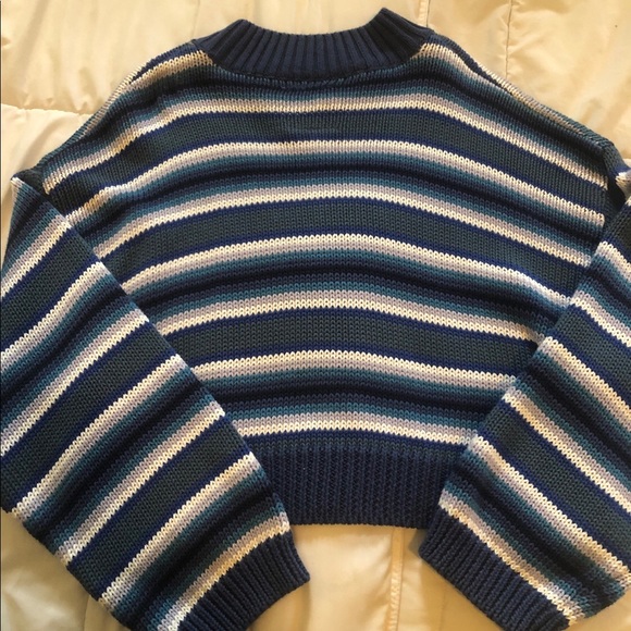 BRAND NEW UNIF SWEATER - Picture 4 of 6